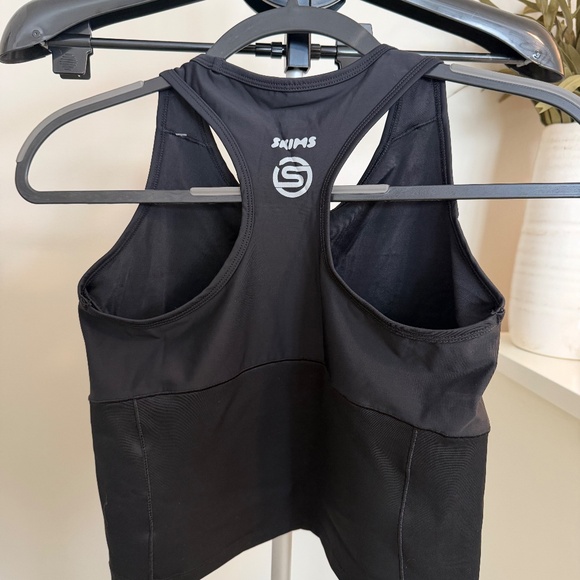 Skims Performance Racerback Tank Top - Picture 8 of 9